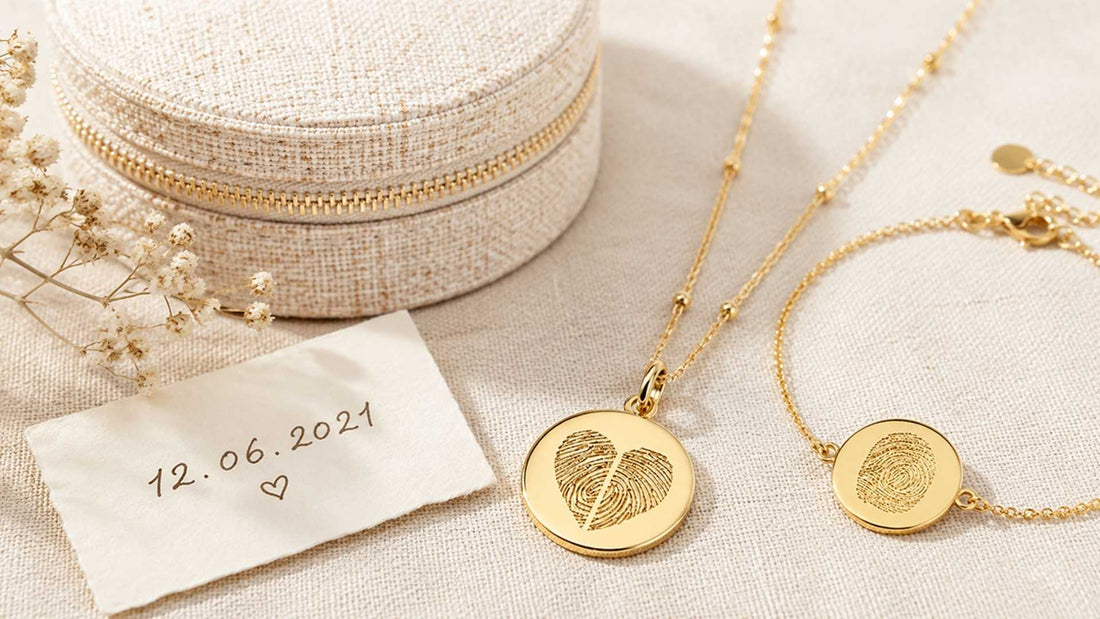 Personalisierter Schmuck zum Jahrestag mit Karte und Mizodia Geschenkbox
