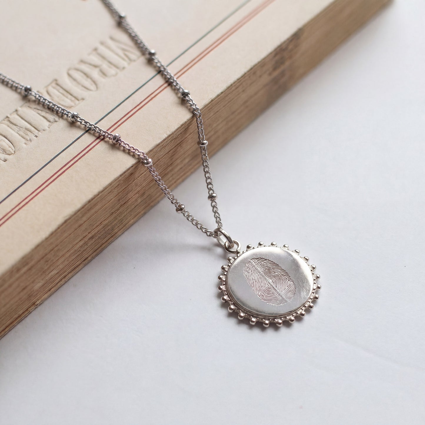 color:weißgold:kette:anker-kugelkette