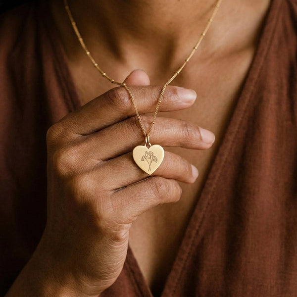 Collana a cuore con bouquet di fiori di nascita