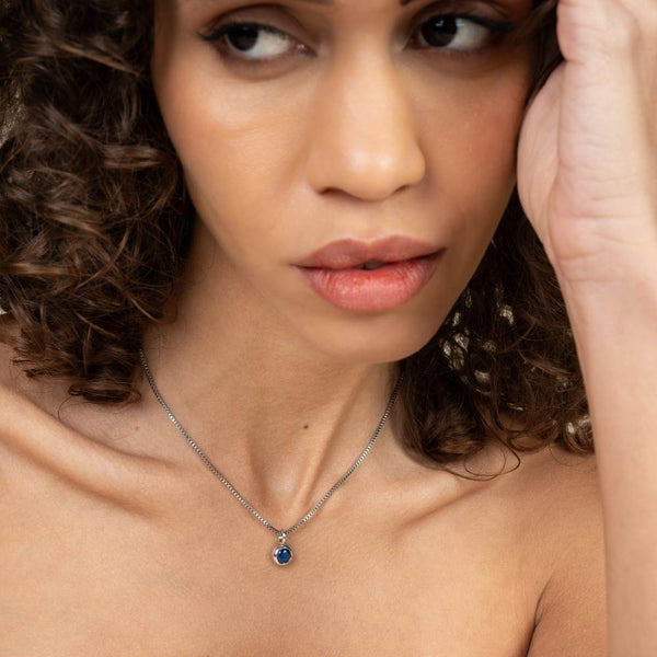 Collar redondo con piedra de nacimiento de septiembre