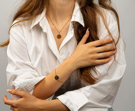 color:gold:secondary