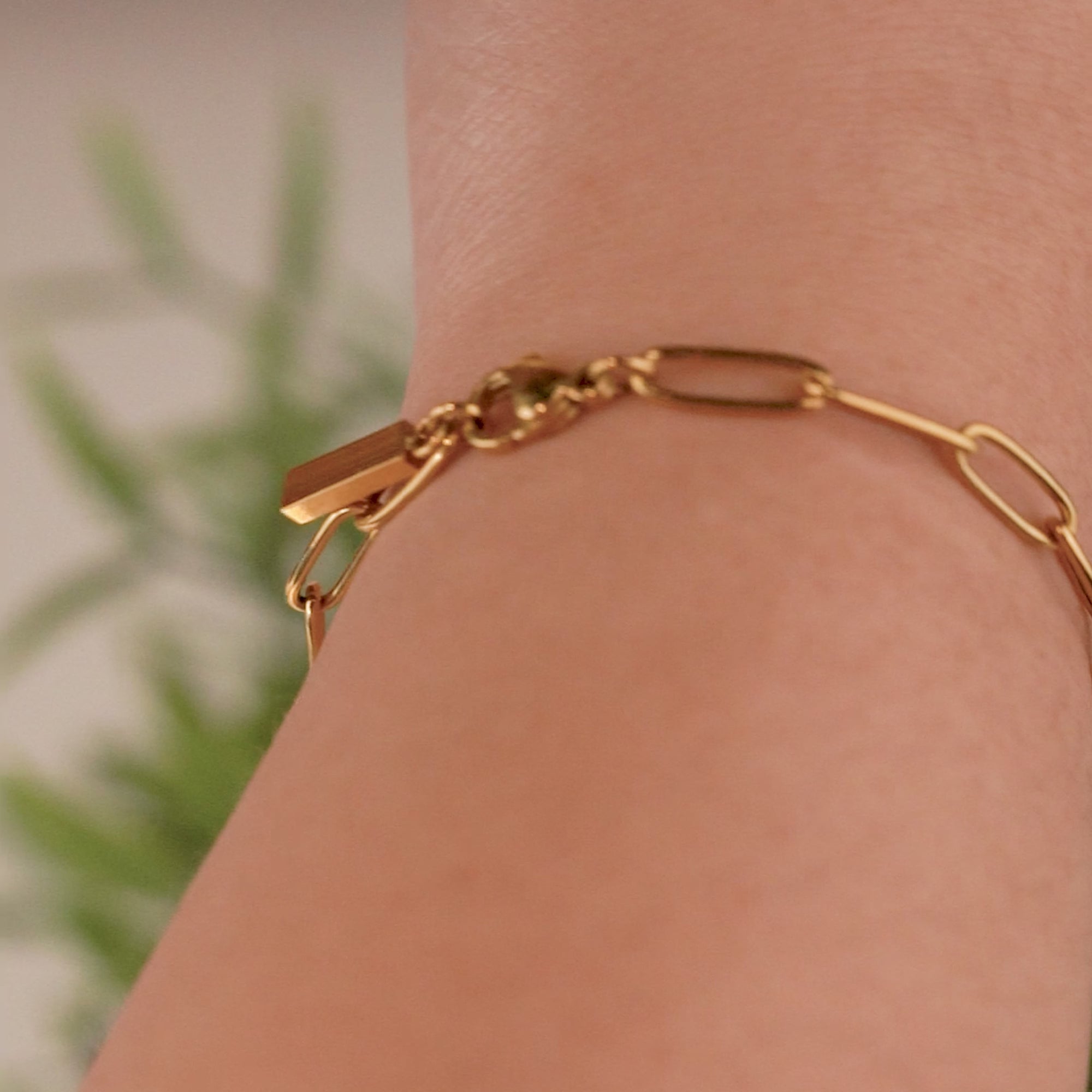 color:gold