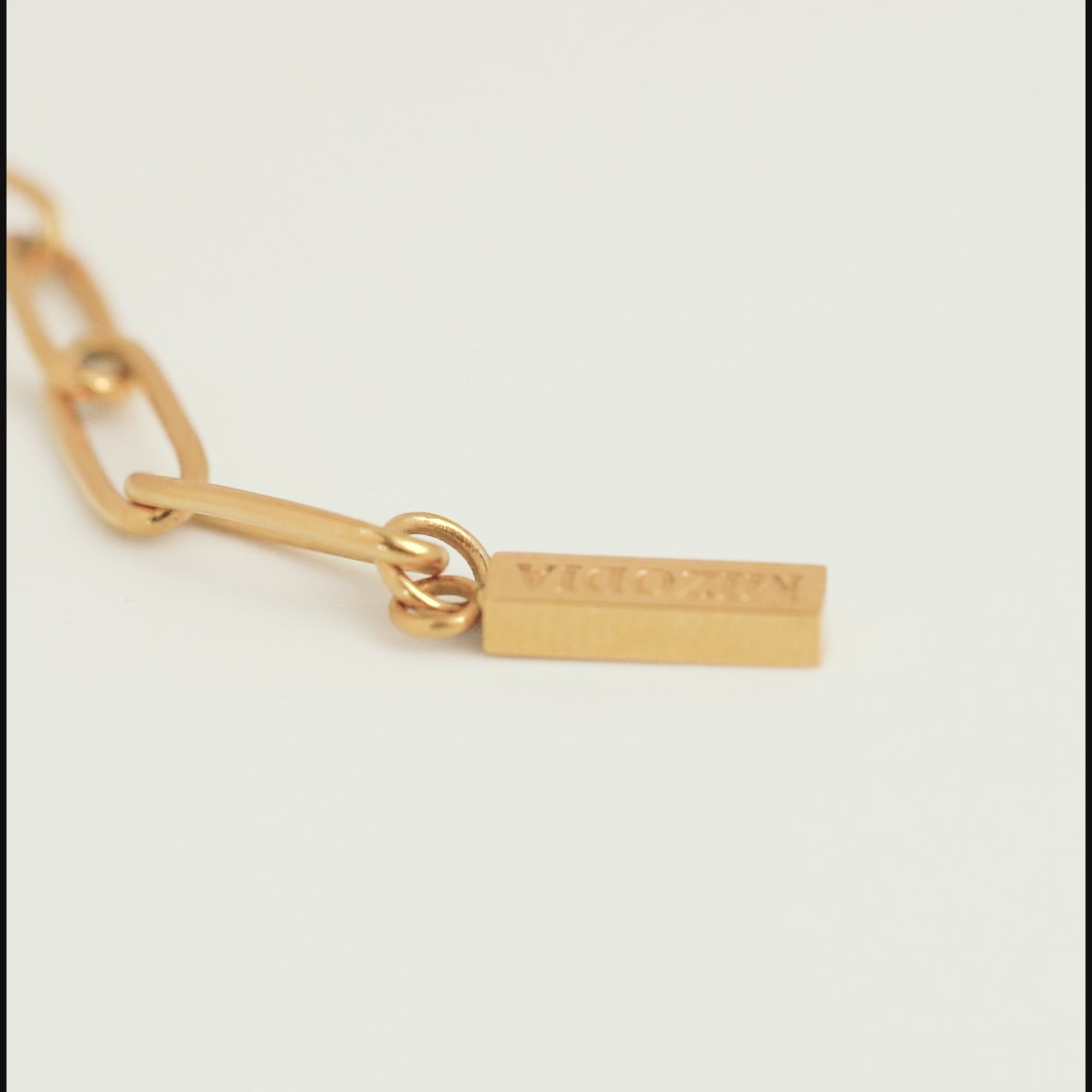 color:gold